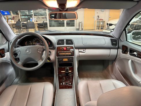 Used 2001 Mercedes-Benz CLK 320 Coupe image 11