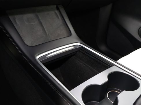 Used 2022 Tesla Model Y Performance image 20