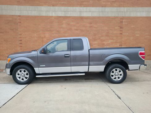 Used 2014 Ford F150 XLT w/ XLT Chrome Package image 10