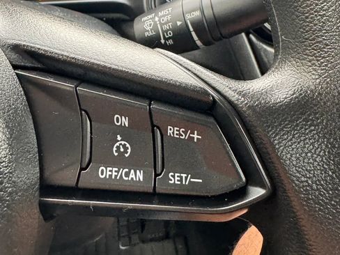Used 2019 Toyota Yaris L FWD image 13