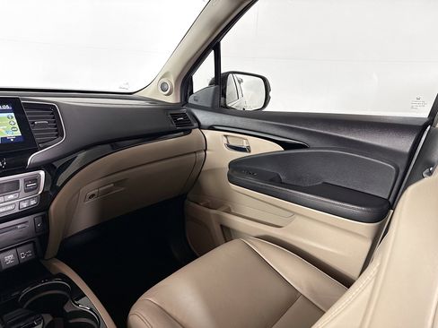Used 2019 Honda Pilot Touring image 29