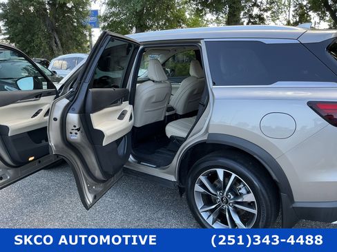 Used 2023 INFINITI QX60 Luxe w/ Performance Audio Package image 28