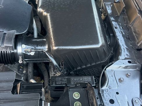 Used 2017 Nissan Titan S image 28