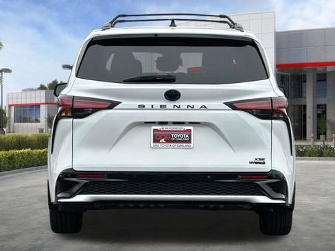 Certified 2024 Toyota Sienna XSE w/ XSE Premium Package FWD image 6