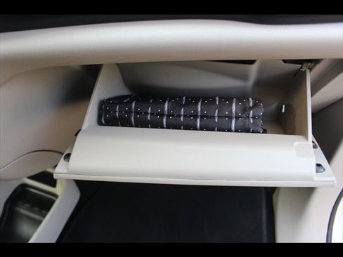Used 2022 Chrysler Pacifica Touring-L FWD image 19