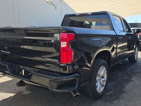 Used 2020 Chevrolet Silverado 1500 Custom w/ Custom Value Package RWD image 2