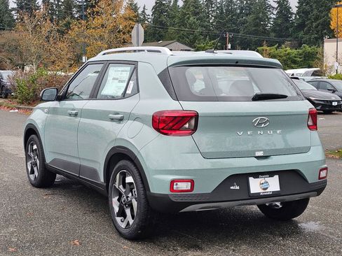 Used 2026 Hyundai Venue SEL FWD image 5