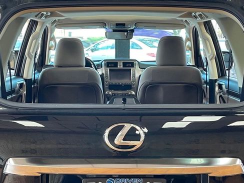 Used 2020 Lexus GX 460 Premium w/ Premium Package image 32