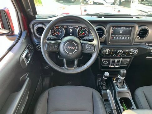 Used 2022 Jeep Wrangler Sport AWD/4WD image 25