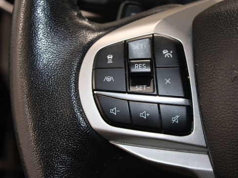Used 2021 Ford Explorer XLT w/ Equipment Group 202A AWD/4WD image 16