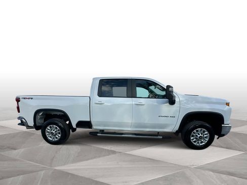 Used 2025 Chevrolet Silverado 2500 LT w/ Convenience Package AWD/4WD image 9
