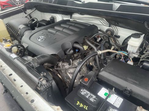 Used 2017 Toyota Tundra SR5 w/ SR5 Upgrade Package RWD image 55