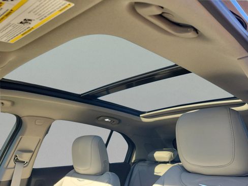 Used 2022 Cadillac XT4 Premium Luxury w/ Enhanced Visibility Package image 37