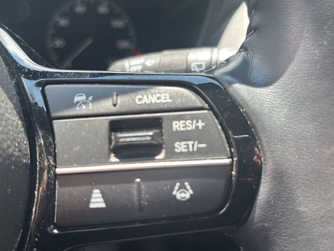 Certified 2023 Honda HR-V EX-L image 8