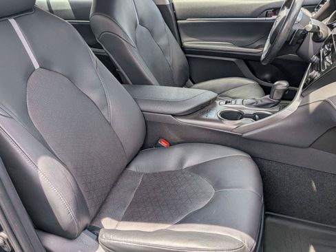 Used 2022 Toyota Camry XSE FWD image 31