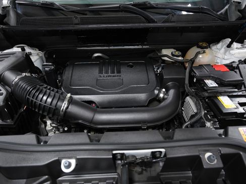 Used 2023 GMC Acadia SLT AWD/4WD image 13