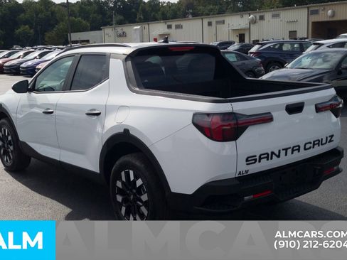 Certified 2025 Hyundai Santa Cruz SEL image 8