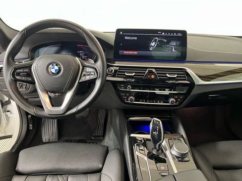 Used 2022 BMW 530i xDrive w/ Premium Package image 13