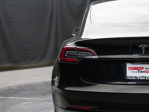 Used 2019 Tesla Model 3 Mid Range image 12