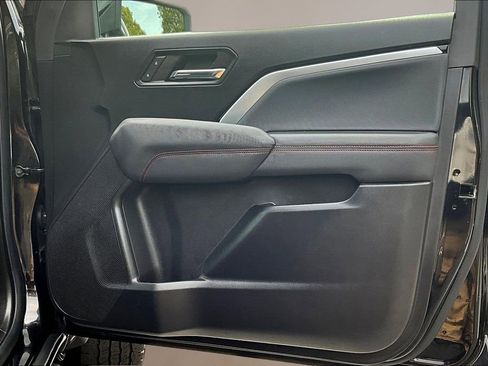 Used 2024 Chevrolet Colorado Z71 image 29