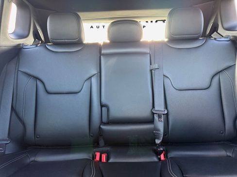 Certified 2025 Jeep Compass Limited image 16