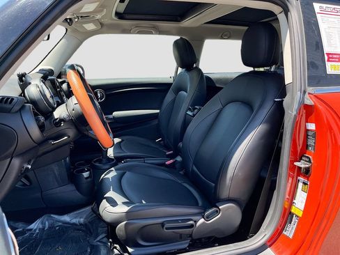 Used 2020 MINI Cooper 2-Door Hardtop w/ Premium Package FWD image 20