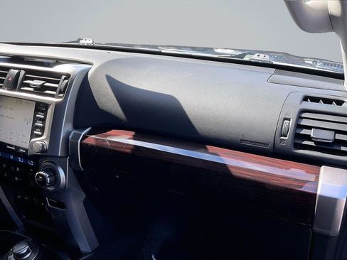Used 2023 Toyota 4Runner Limited AWD/4WD image 15