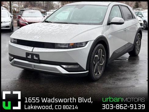 Used 2024 Hyundai Ioniq 5 SE image 1