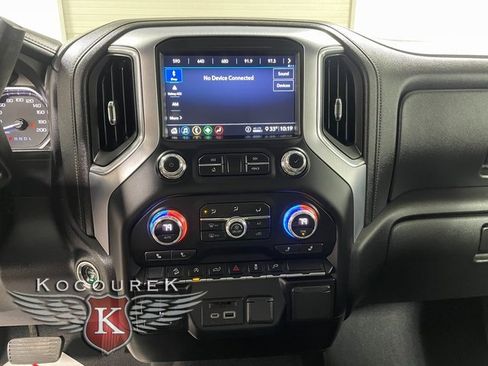 Used 2020 GMC Sierra 1500 SLE w/ X31 Off-Road Package image 16