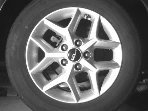 Used 2025 Kia Soul LX w/ LX Technology Package image 15