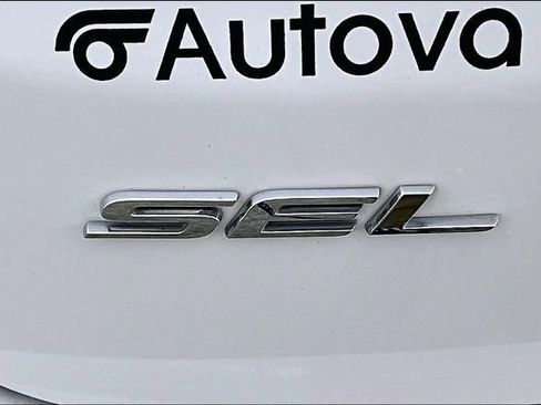 Used 2024 Ford Edge SEL image 27