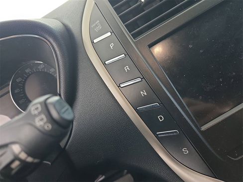 Used 2018 Lincoln MKC Reserve image 21