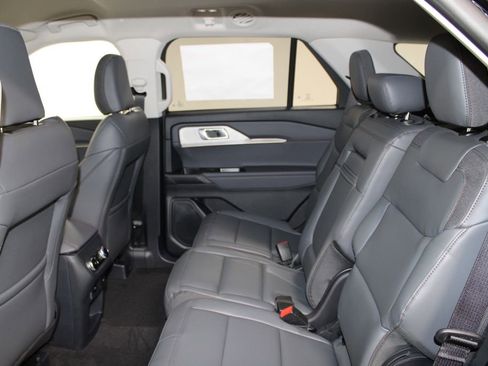 New 2026 Ford Explorer Active RWD image 25