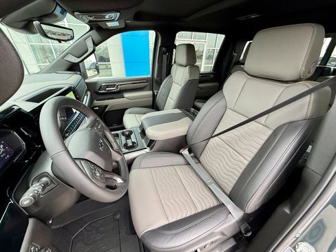 New 2026 Chevrolet Silverado 2500 ZR2 w/ LPO, Dark Essentials Package image 15