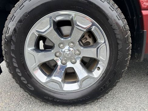 Used 2020 RAM 1500 Big Horn AWD/4WD image 9