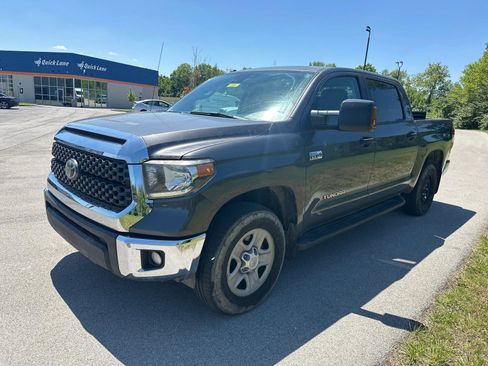 Used 2019 Toyota Tundra SR5 w/ SR5 Upgrade Package AWD/4WD image 3