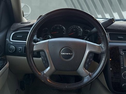 Used 2014 GMC Yukon XL Denali image 13