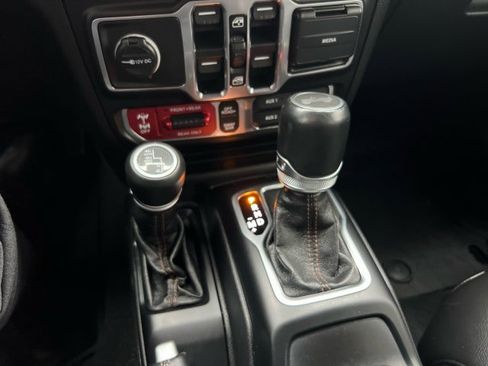 Used 2021 Jeep Wrangler Unlimited Rubicon w/ Dual Top Group image 12