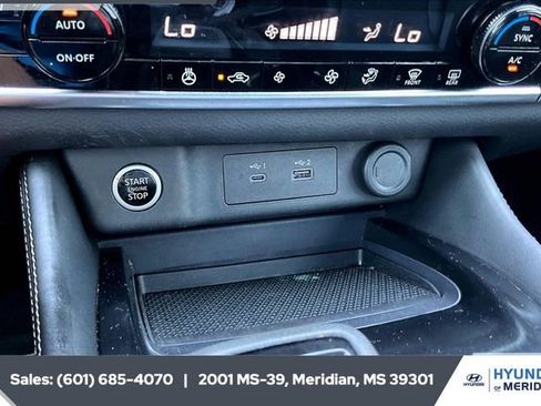 Used 2023 Nissan Rogue SL image 23