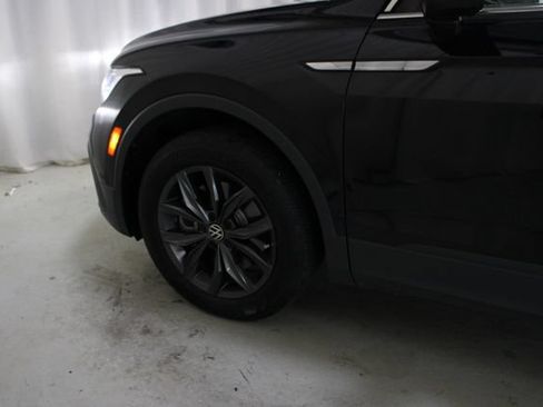 Used 2024 Volkswagen Tiguan SE AWD/4WD image 34