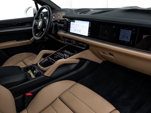 Certified 2026 Porsche Cayenne image 16