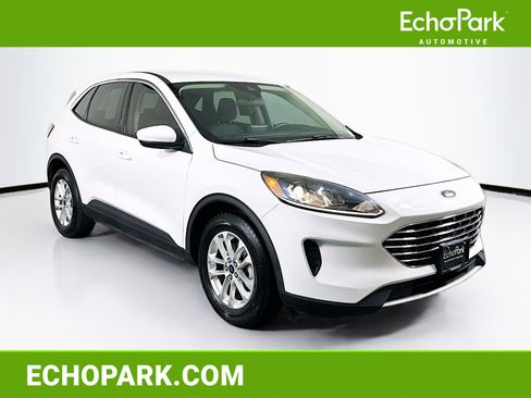 Used 2020 Ford Escape SE FWD image 1