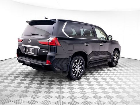 Used 2020 Lexus LX 570 4WD w/ Luxury Package image 7