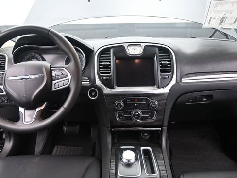 Used 2022 Chrysler 300 Touring w/ Sport Appearance Package RWD image 23