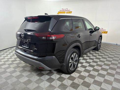 Used 2023 Nissan Rogue SV image 6