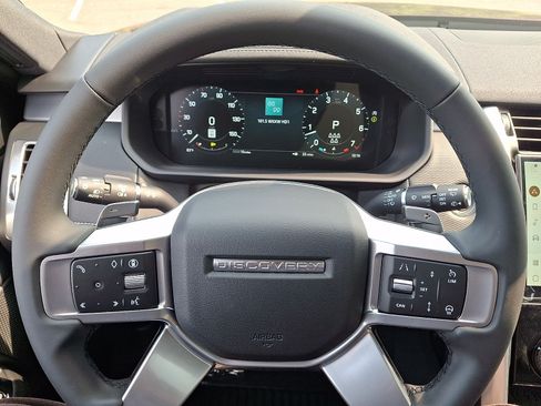 New 2026 Land Rover Discovery Limited Edition AWD/4WD image 17