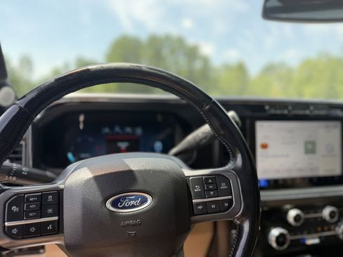 Used 2023 Ford F250 Lariat w/ Lariat Ultimate Package AWD/4WD image 17