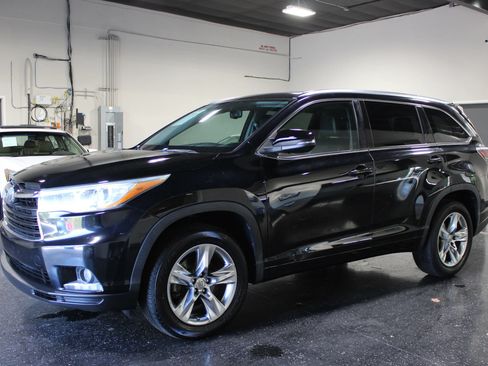 Used 2015 Toyota Highlander Limited Platinum FWD image 6
