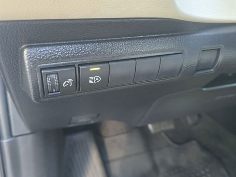 Used 2022 Toyota Corolla LE FWD image 19