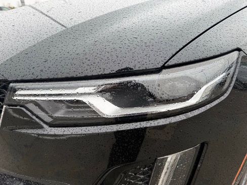 Certified 2024 Cadillac XT6 Sport w/ LPO, Floor Liner Package image 9